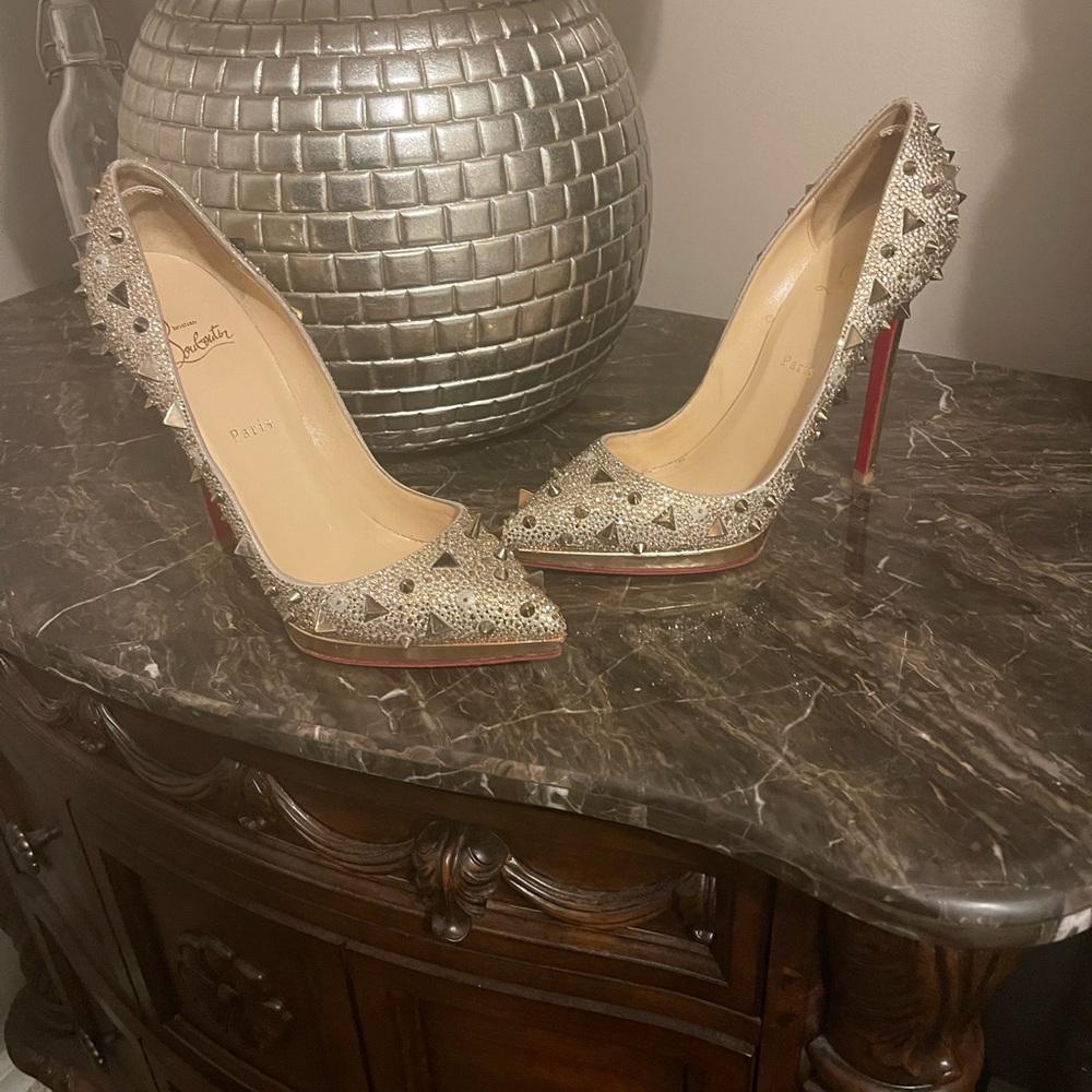 Authentic Christian Louboutin / Spikes  gold heels pump 40 1/2